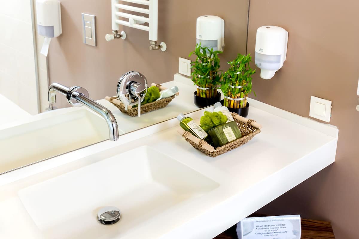 double room | bathroom sink