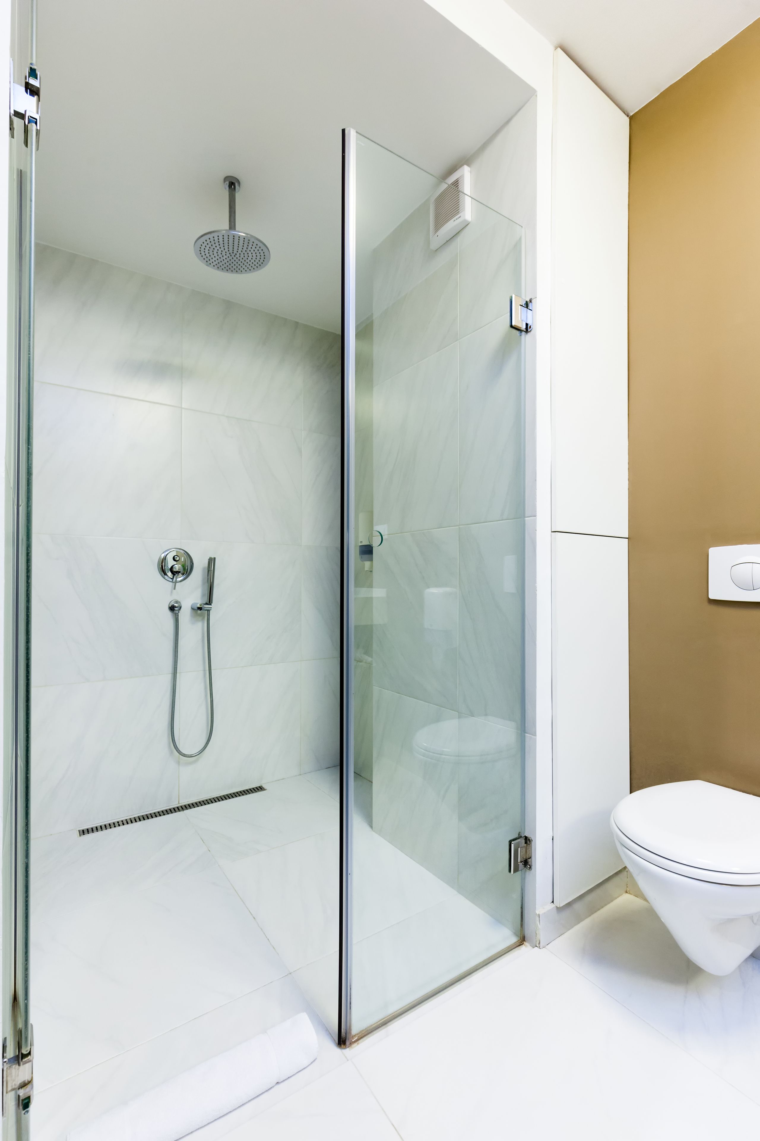 double room | bathroom shower