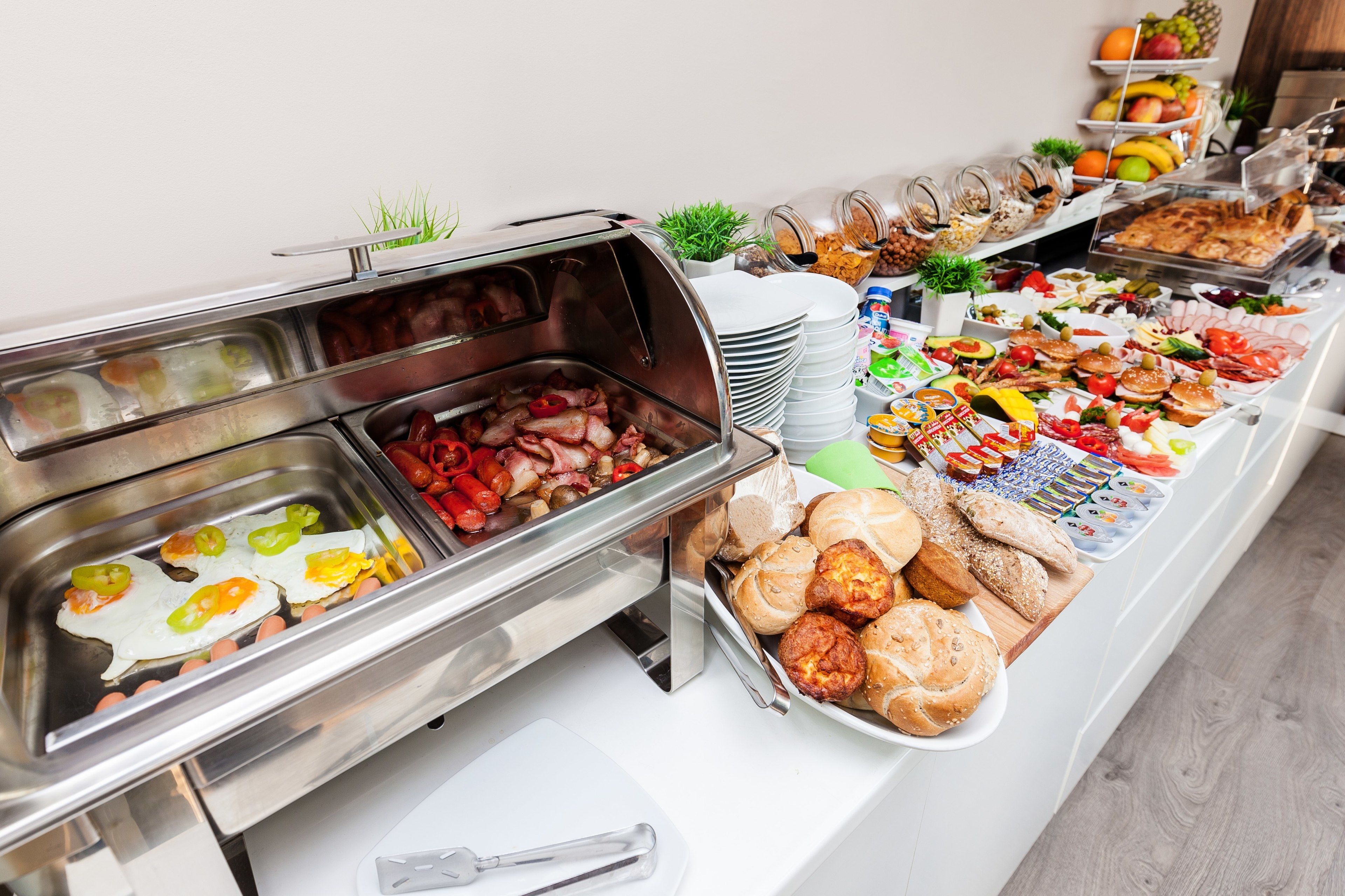 daily continental breakfast (eur 8 per person)