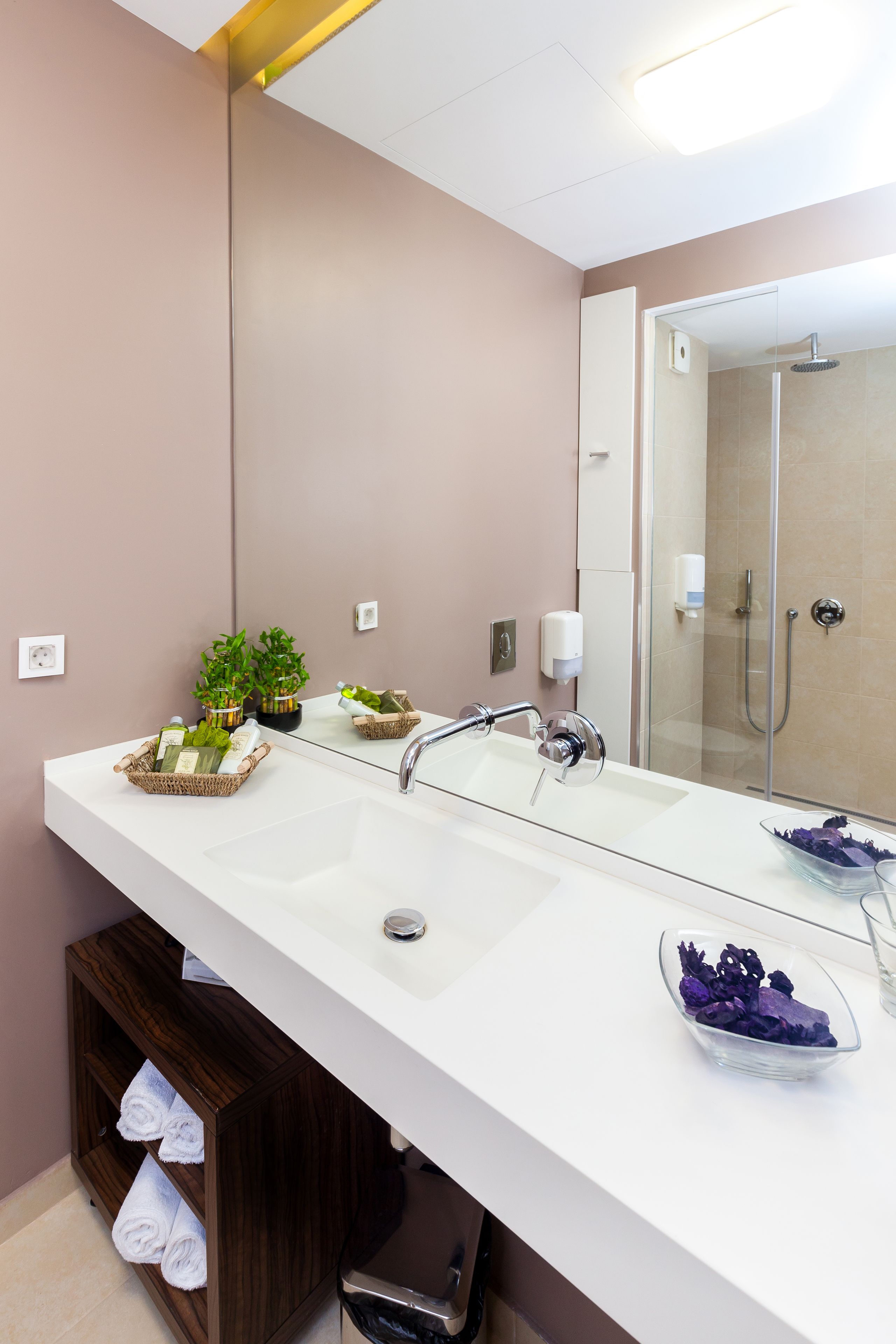 double room | bathroom sink