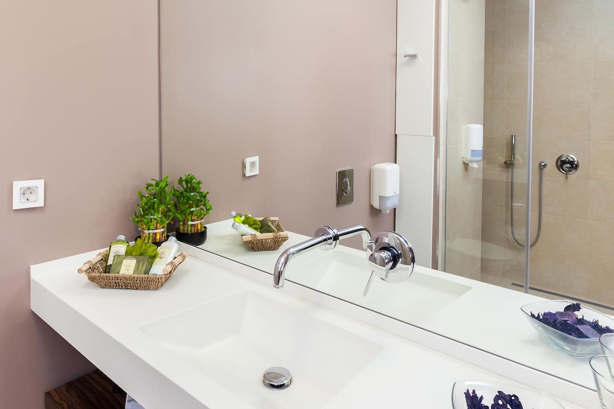 double room | bathroom sink