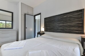 Cunas, wifi gratis y ropa de cama 
