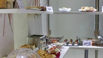 Free daily buffet breakfast