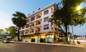 Front of property - Shadow Angkor Villa (Siem Reap)