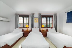 Superior Triple Room - Free pick up service | Minibar, in-room safe, desk, iron/ironing board - Shadow Angkor Villa (Siem Reap)