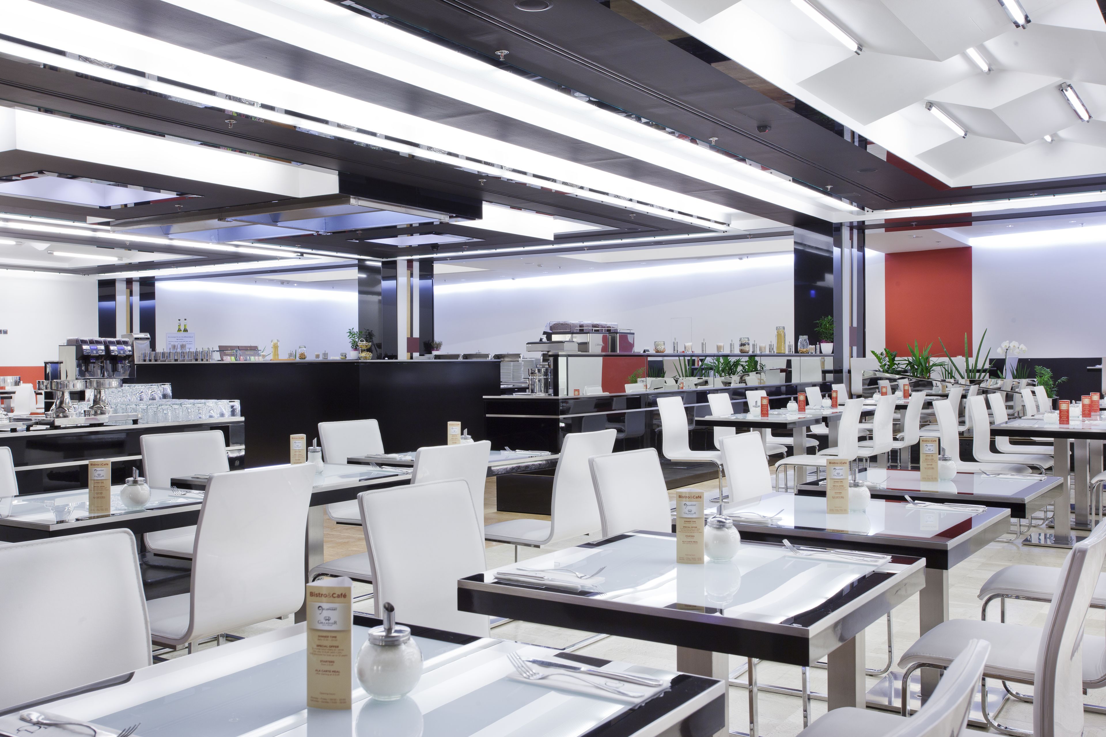 2 restaurants, breakfast, lunch, dinner served; international cuisine