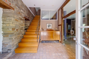 Villa, 1 Bedroom | Living area | 32-inch TV with cable channels, DVD player - Schlosshotel Hugenpoet (Essen)