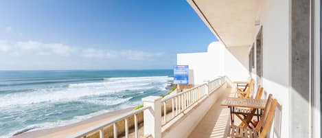 Chambre Confort avec lits jumeaux, vue mer | Vue sur la plage/l’océan