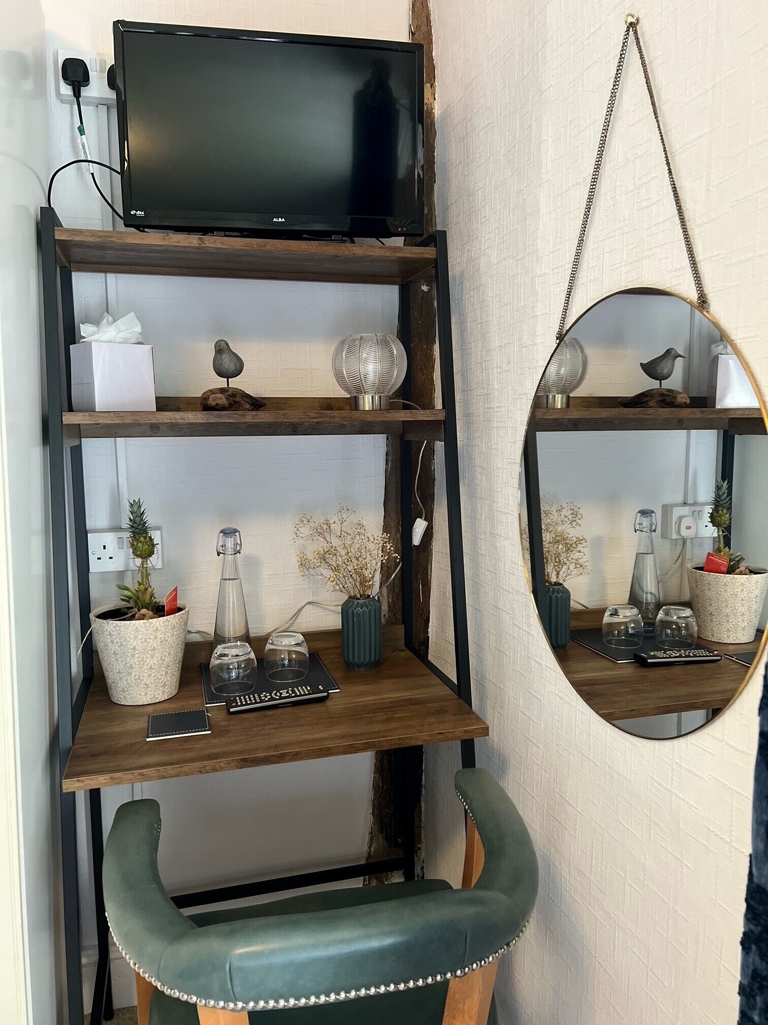 classic double room, 1 double bed | 1 bedroom, individually decorated, individually furnished, desk