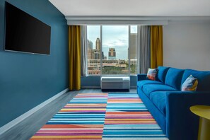 Suite, 1 King Bed, Balcony