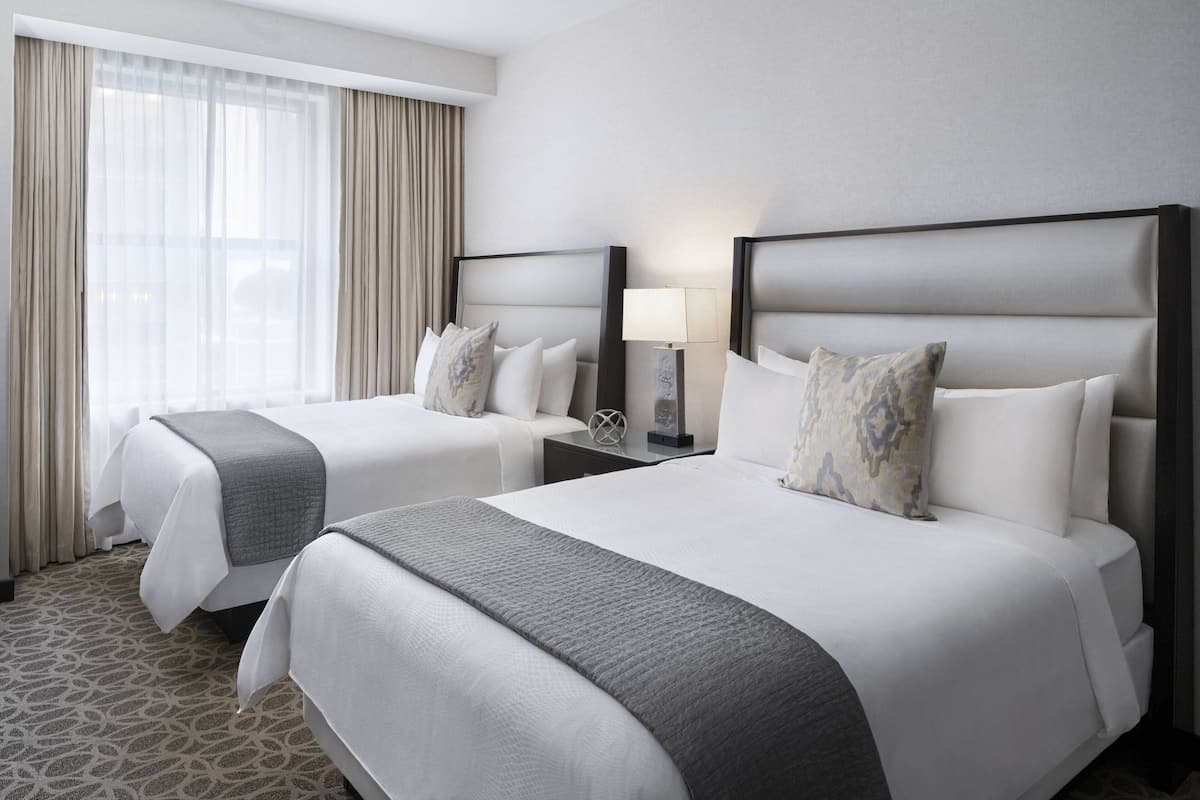 1 bedroom, down duvets, in-room safe, desk