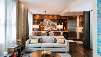 Phòng Suite Presidential, 1 phòng ngủ, không hút thuốc, quang cảnh thành phố | 1 phòng ngủ, chăn bông, két bảo mật tại phòng, bàn