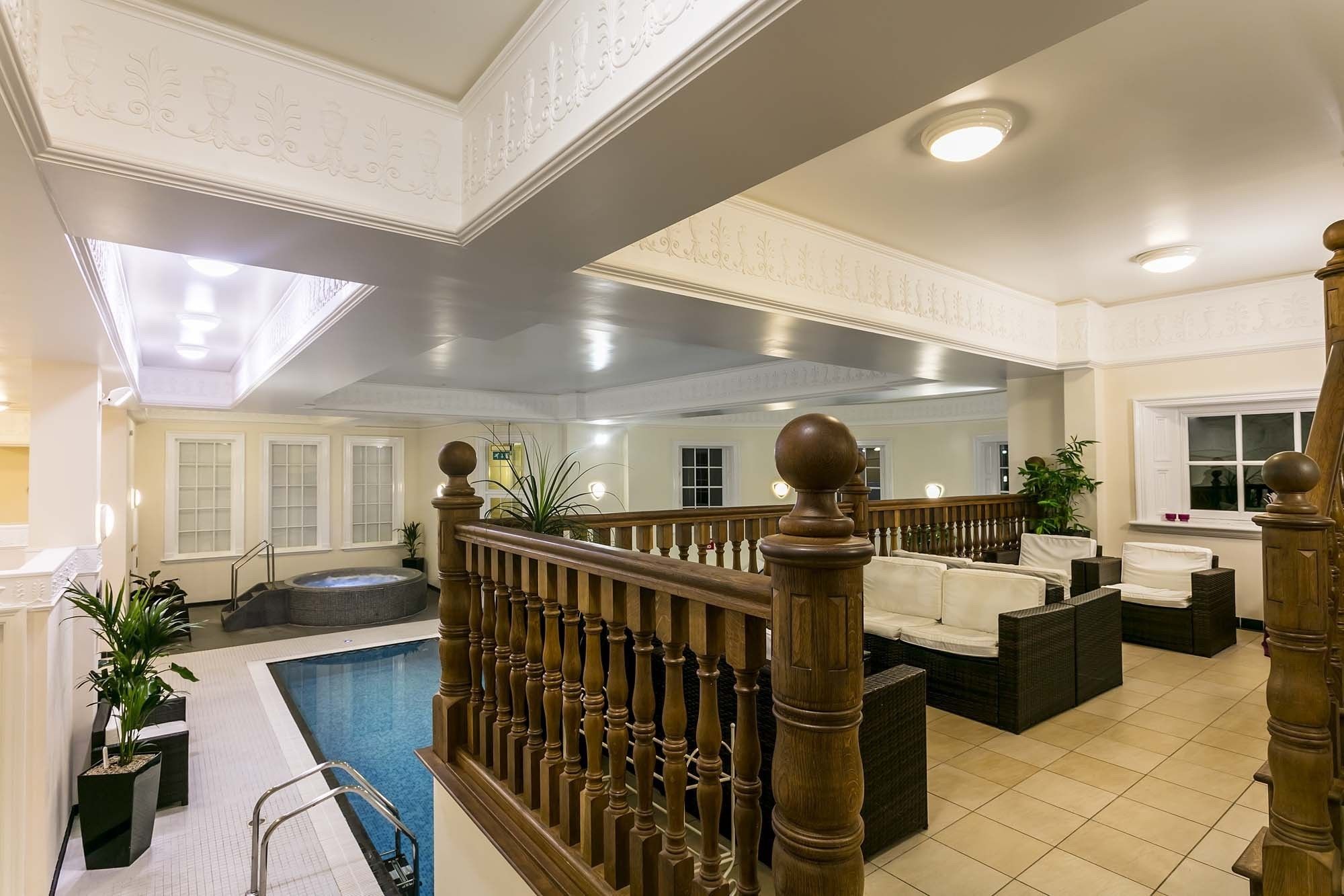 sauna, body treatments, aromatherapy, deep-tissue massages