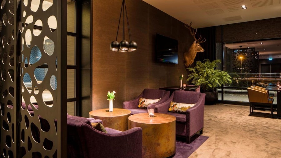 兹沃勒范德瓦尔克酒店