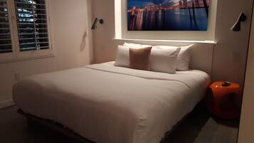 Minibar, in-room safe, desk, iron/ironing board