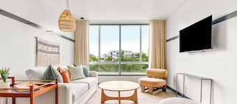Vintro Hotel