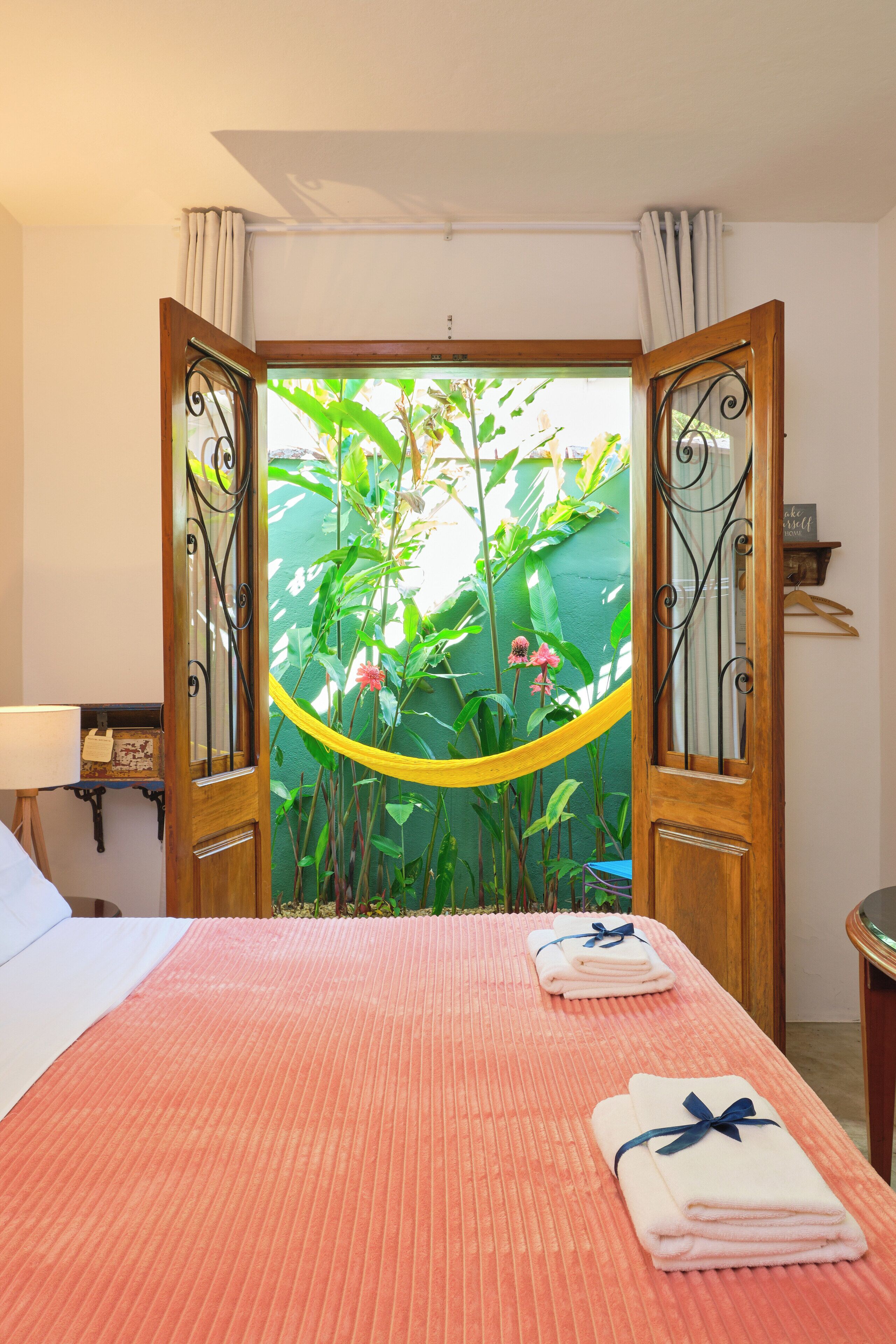 高級套房, 1 間臥室, 花園景, 庭園 | 埃及棉床單、高級寢具、特厚豪華床墊、迷你吧贈品