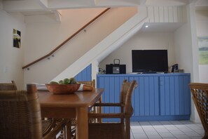 Dining - Avana Waterfront Apartments (Rarotonga)