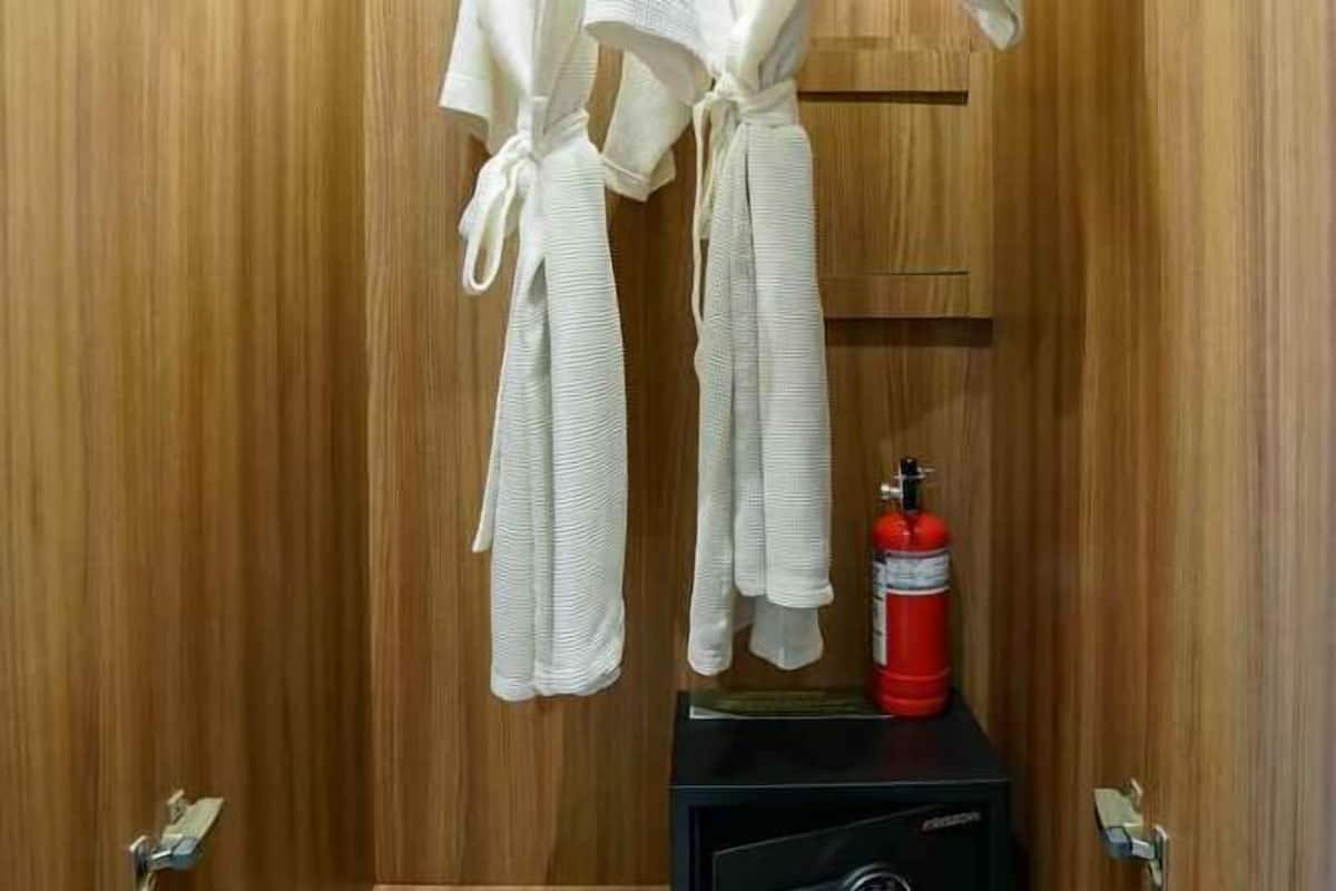 Bathroom amenities | Free toiletries, bathrobes, slippers, towels