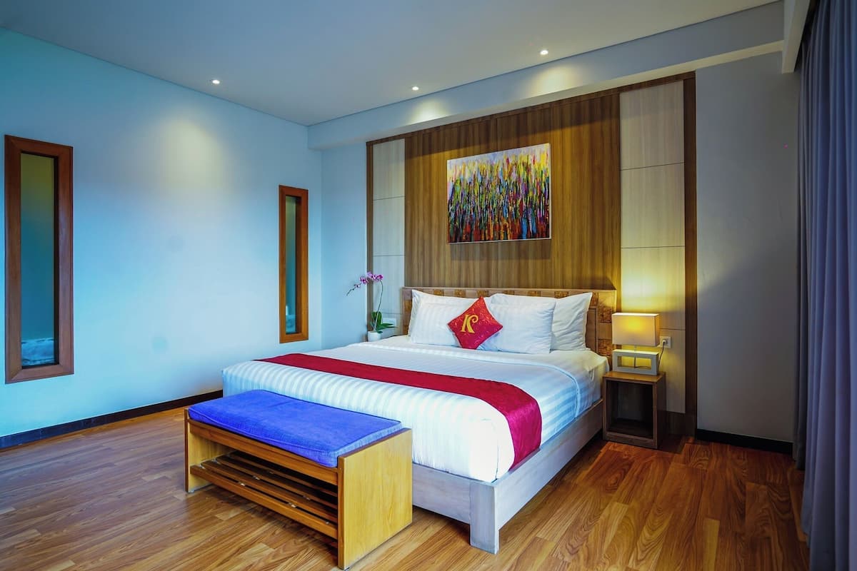 Deluxe Room, Bathtub | 1 bedroom, premium bedding, in-room safe, individually furnished