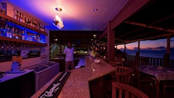 Cocktail bar