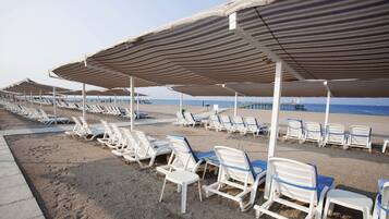 Vlak bij het strand, een strandbar