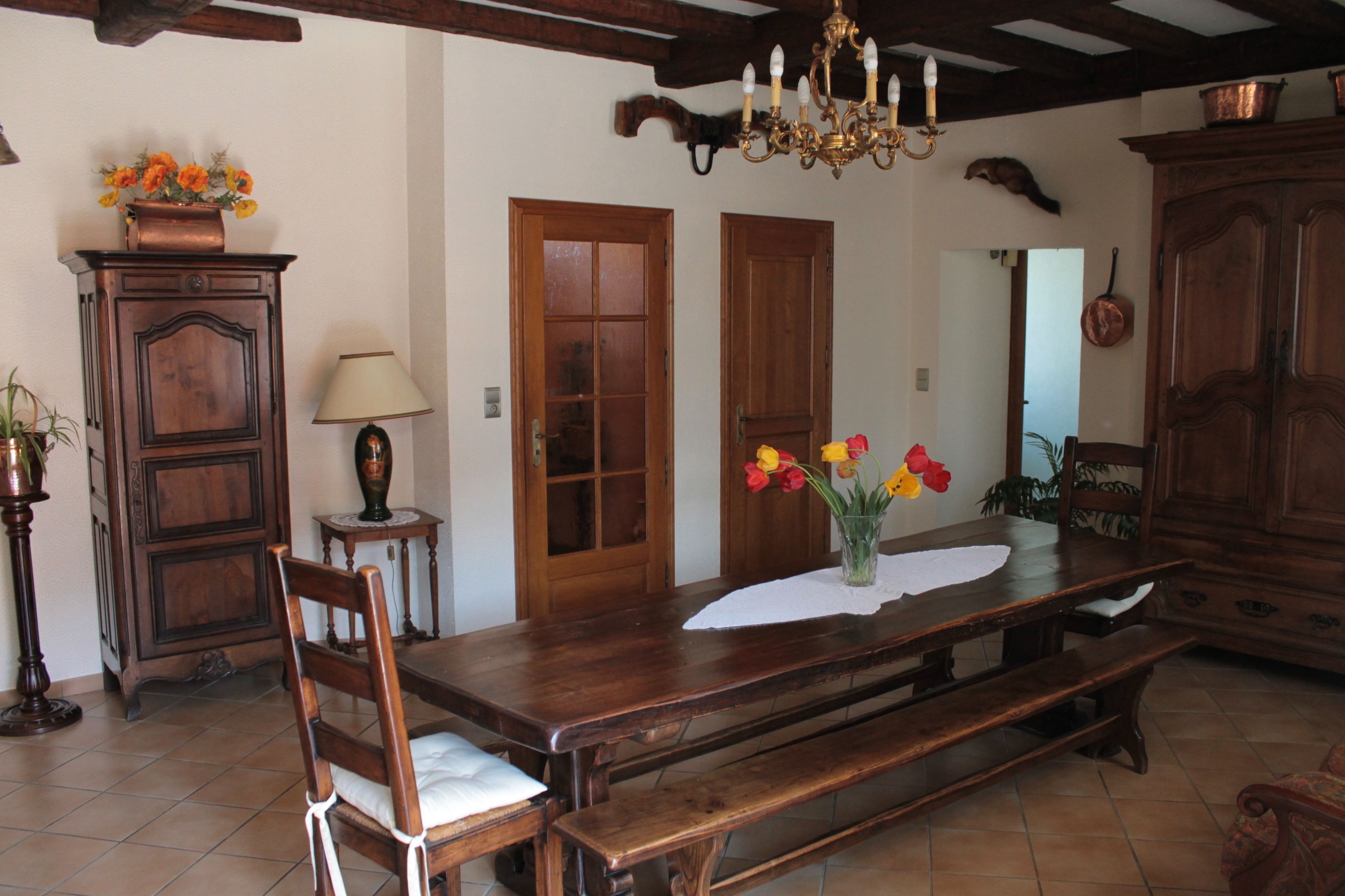 daily continental breakfast (eur 8 per person)