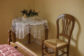 Double Room | Rollaway beds, free WiFi - Hôtel Ladagnous (Peyrouse)