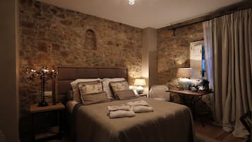 Habitación Confort doble | Ropa de cama de alta calidad, minibar, caja fuerte y escritorio