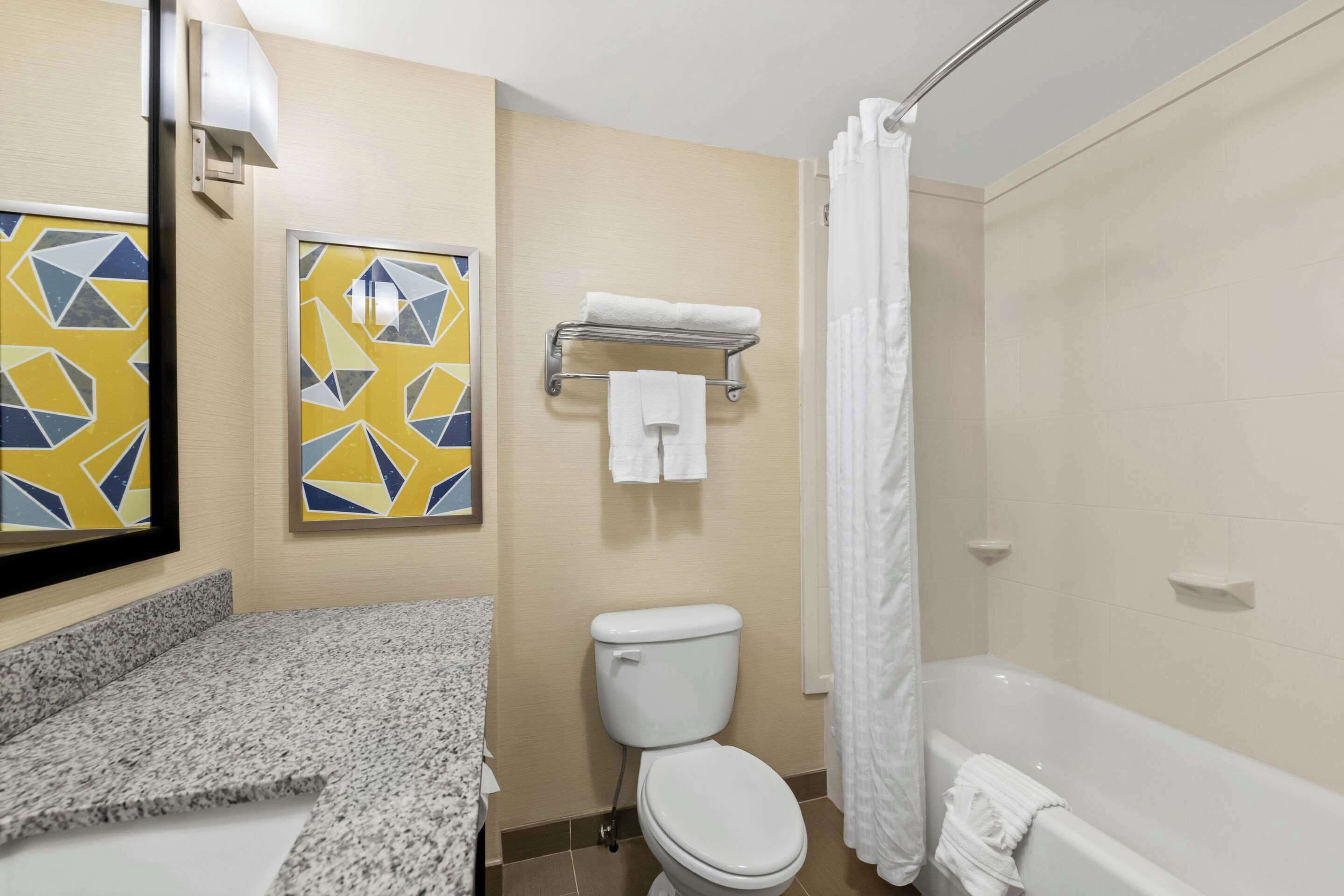 1 bedroom, in-room safe, desk, blackout curtains