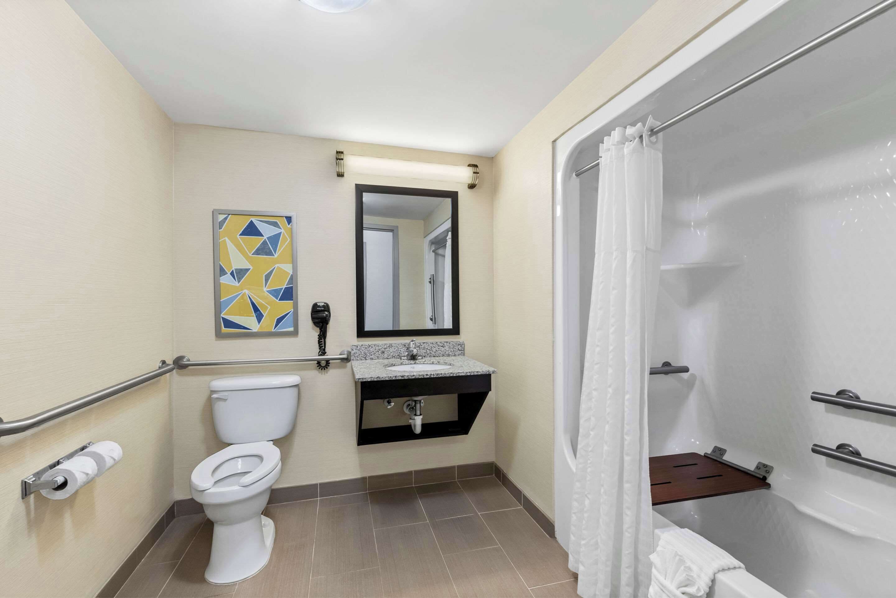 1 bedroom, in-room safe, desk, blackout curtains