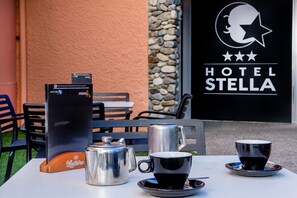 Breakfast, lunch, dinner served; local cuisine