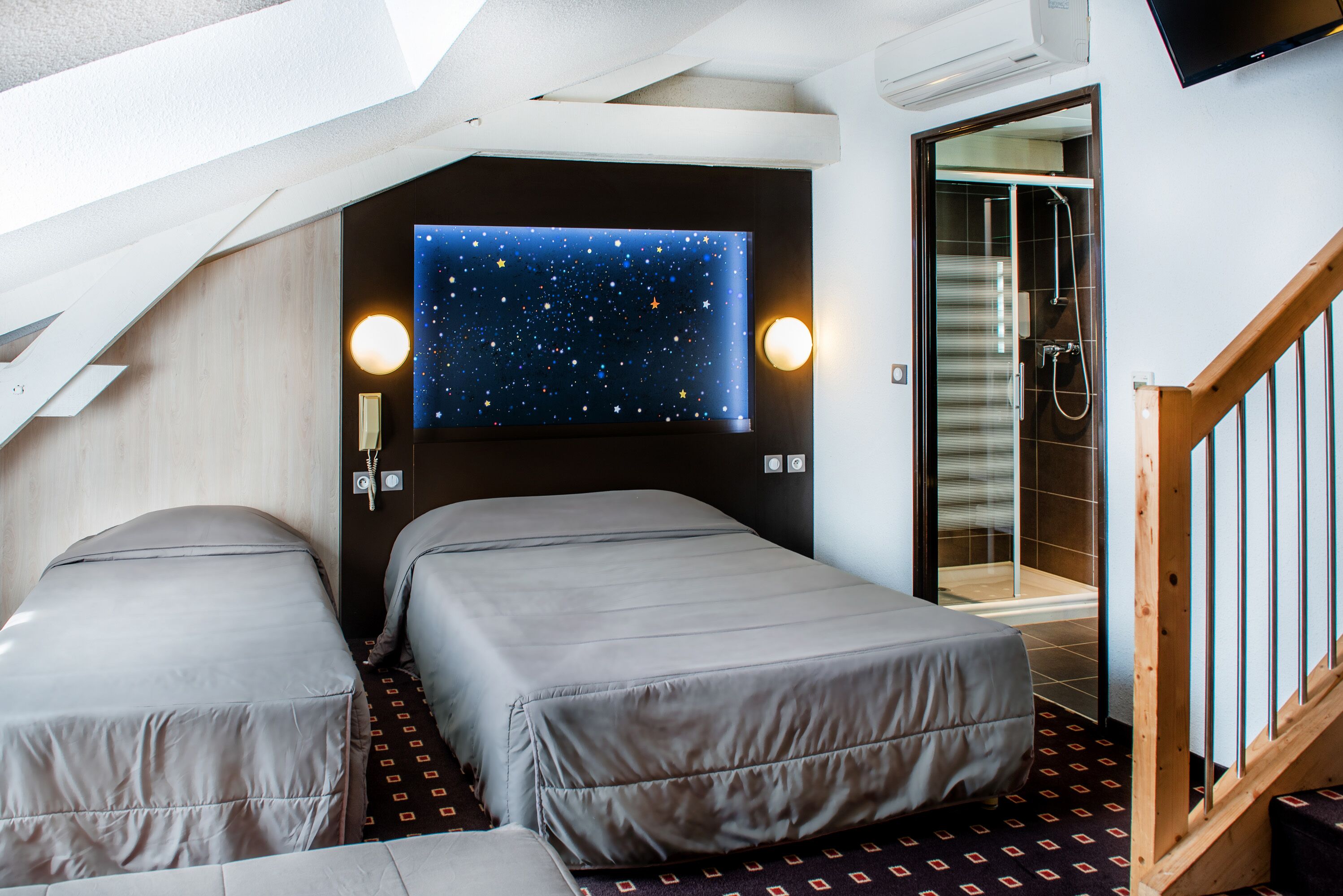 in-room safe, desk, free wifi, bed sheets