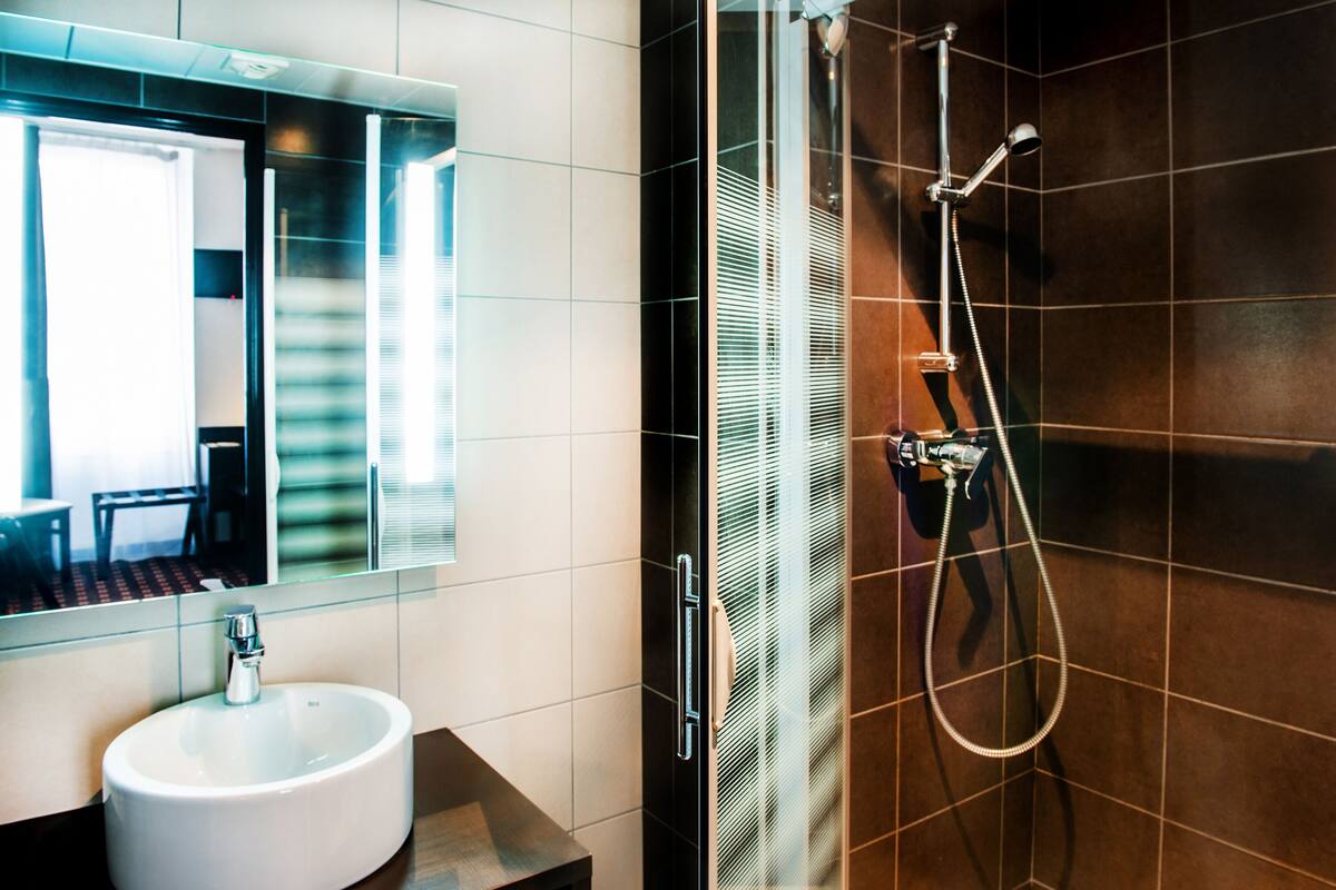 Free toiletries, hair dryer, towels