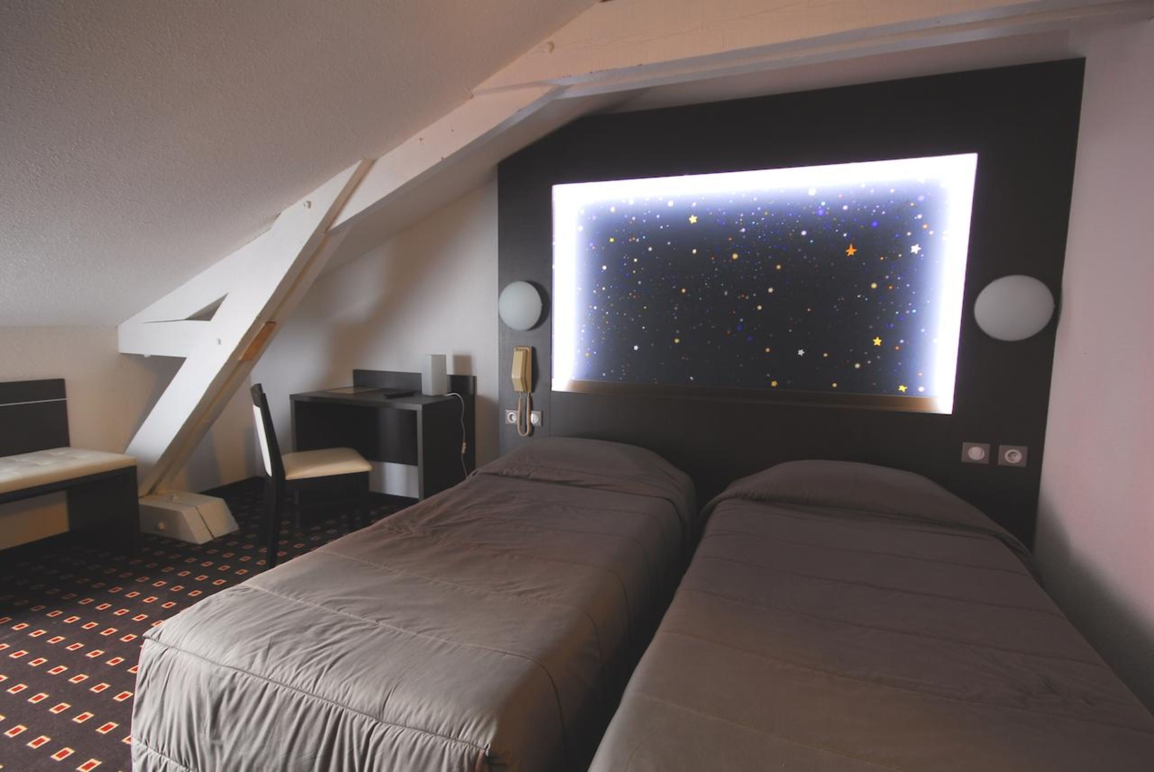 in-room safe, desk, free wifi, bed sheets