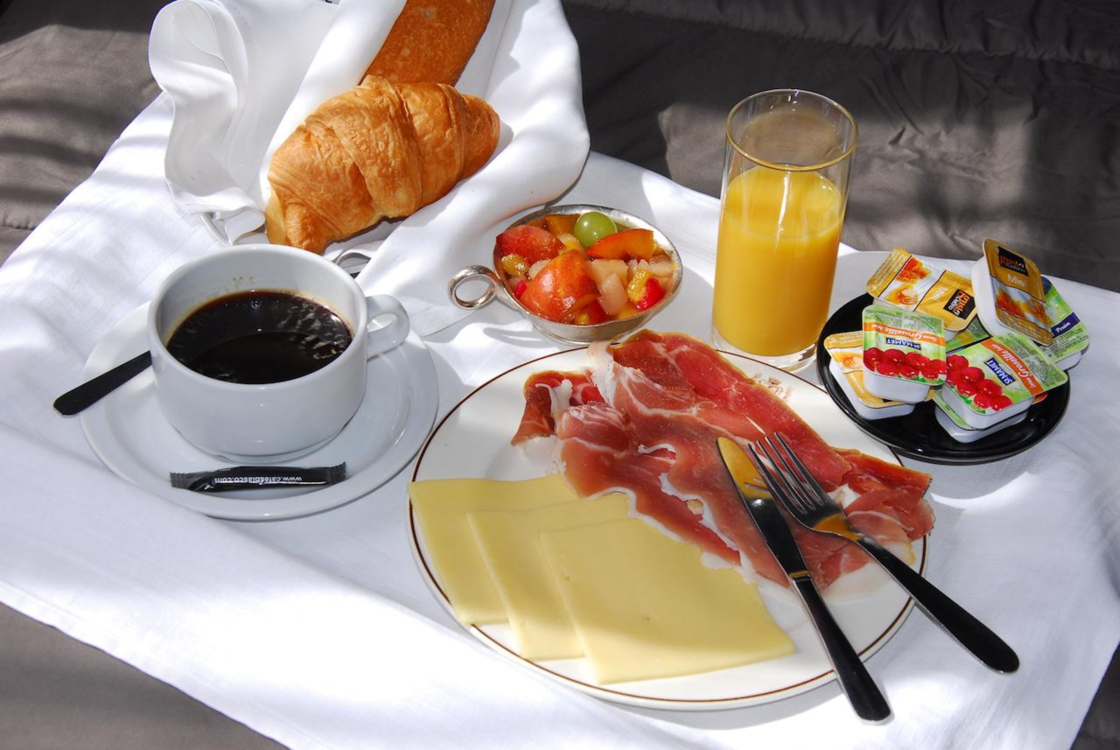 daily buffet breakfast (eur 9 per person)