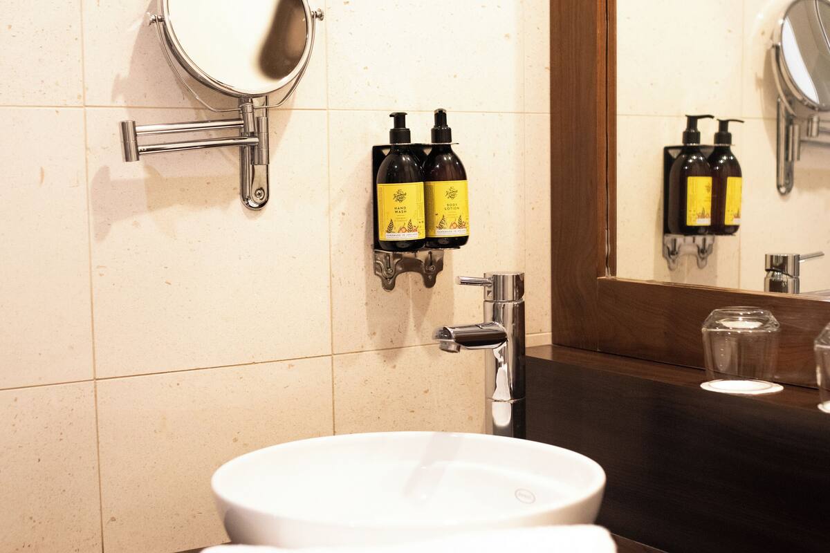 deluxe double room | 1 bedroom, egyptian cotton sheets, premium bedding, memory-foam beds