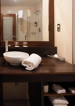 Egyptian cotton sheets, premium bedding, memory-foam beds, in-room safe