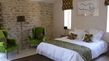 Comfort Double Room, Private Bathroom, Garden View | Kalis bunyi, cadar katil