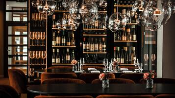 Lunch and dinner served, Fusion cuisine