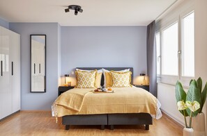 Superior Studio Suite, 1 Bedroom, Kitchen (Karlstraße 42-44) | 1 bedroom, in-room safe, individually decorated, desk