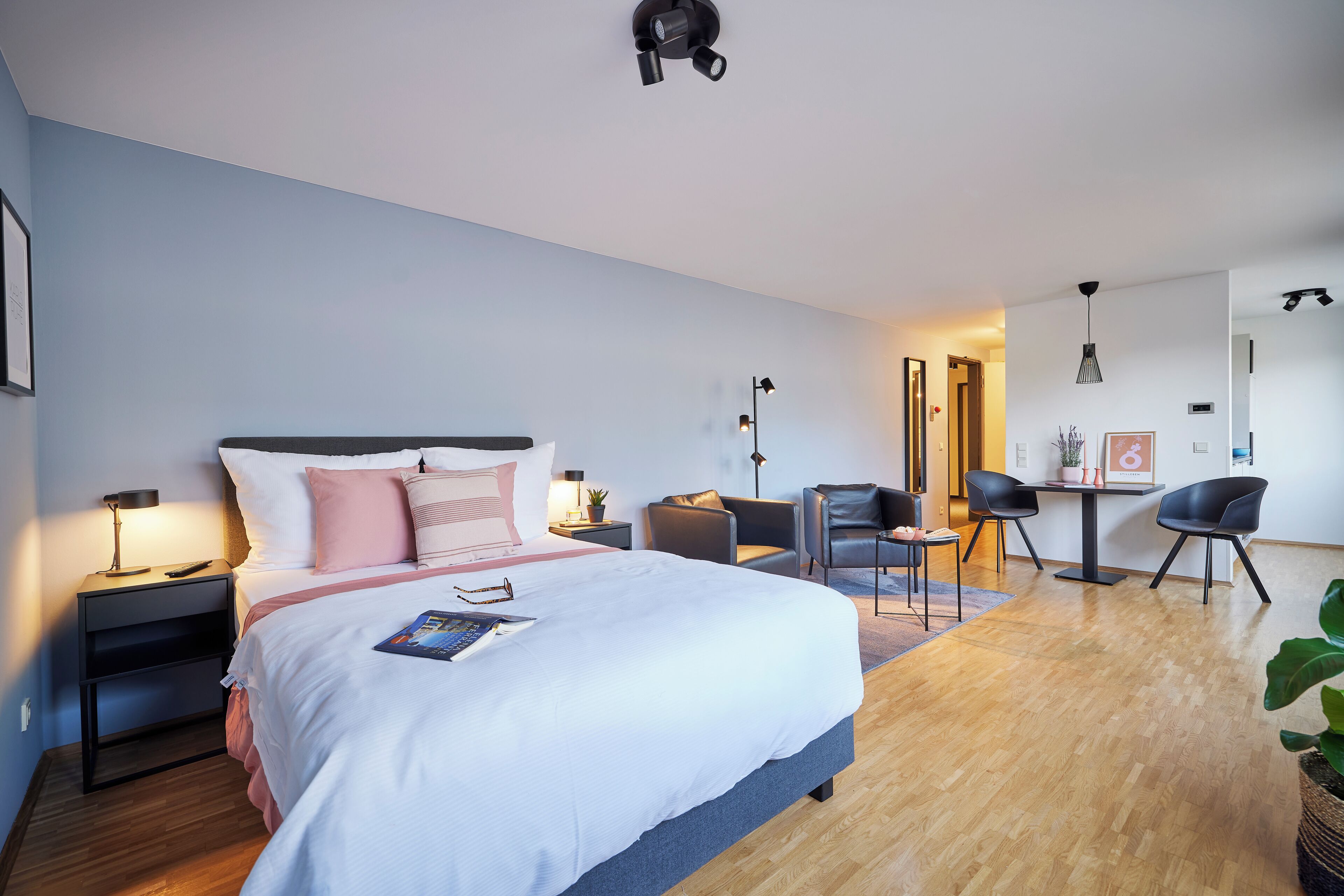 Single Apartment - Karlstrasse 42-44 | 1 dormitorio, caja fuerte, decoración individual y escritorio