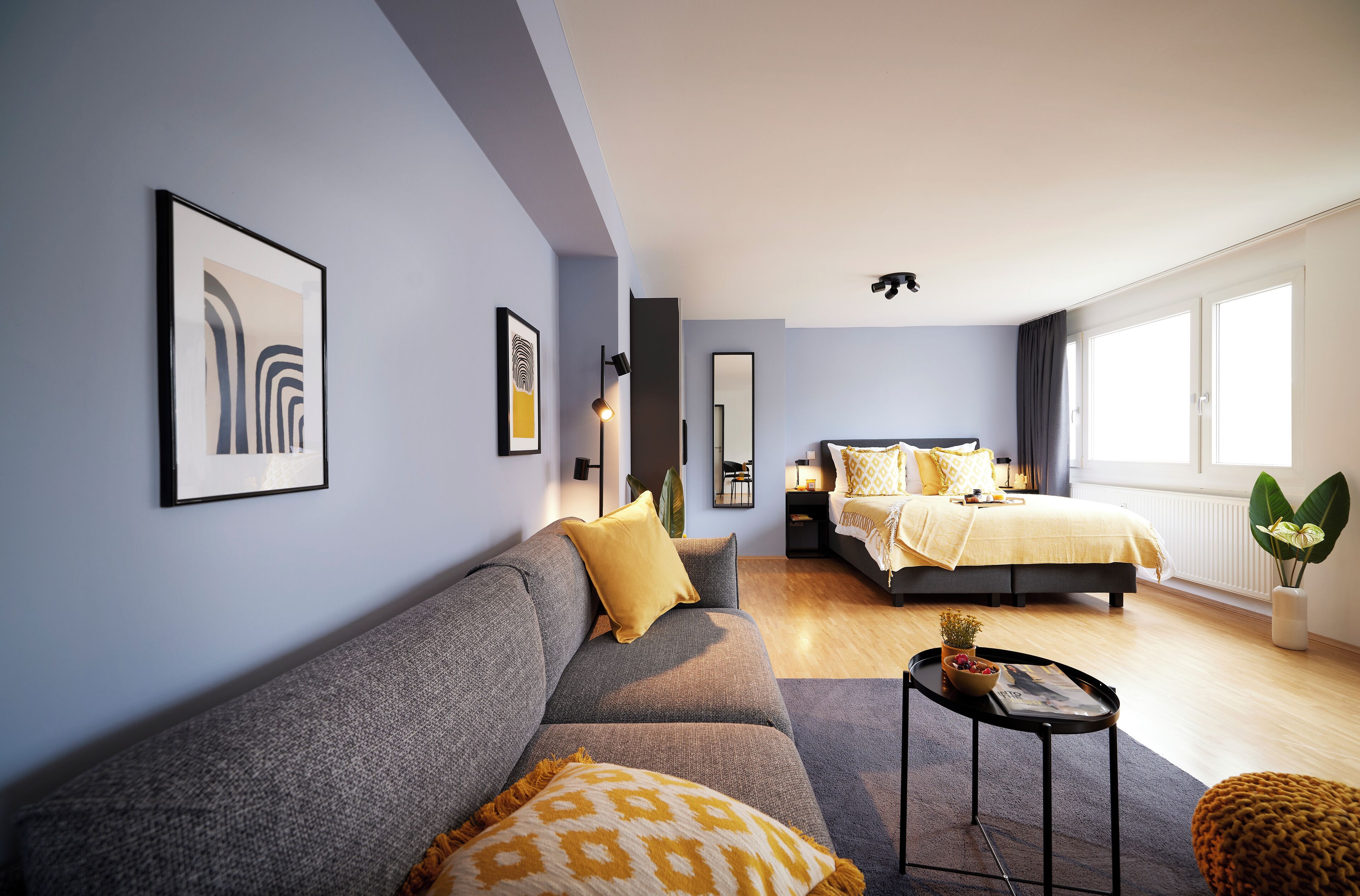 1 dormitorio, caja fuerte, decoración individual y escritorio