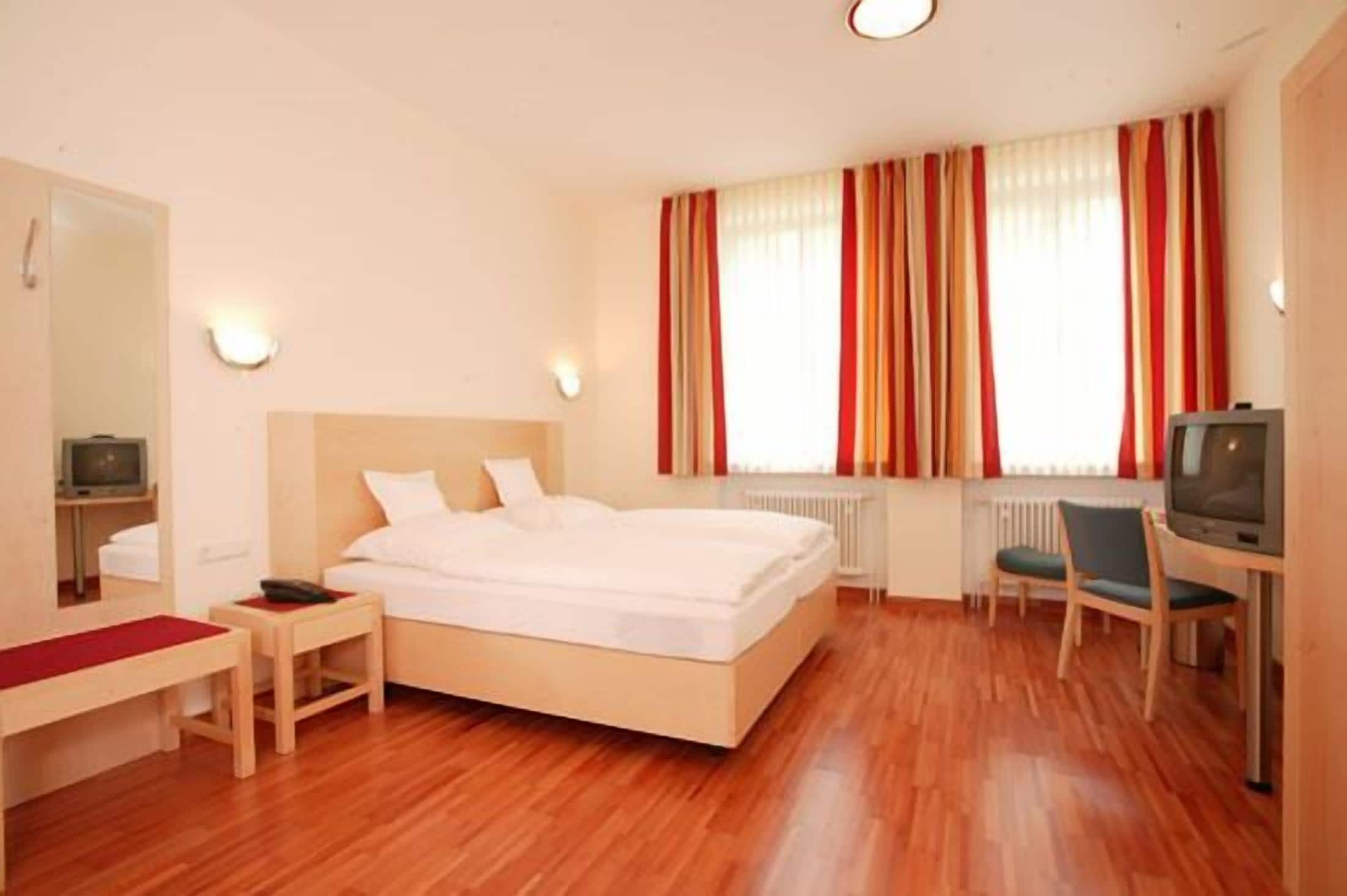 1 bedroom, hypo-allergenic bedding, individually furnished, desk