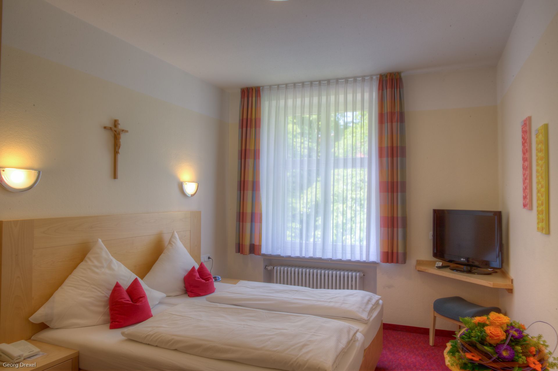 1 bedroom, hypo-allergenic bedding, individually furnished, desk