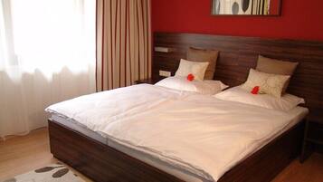 1 bedroom, in-room safe, desk, free cots/infant beds