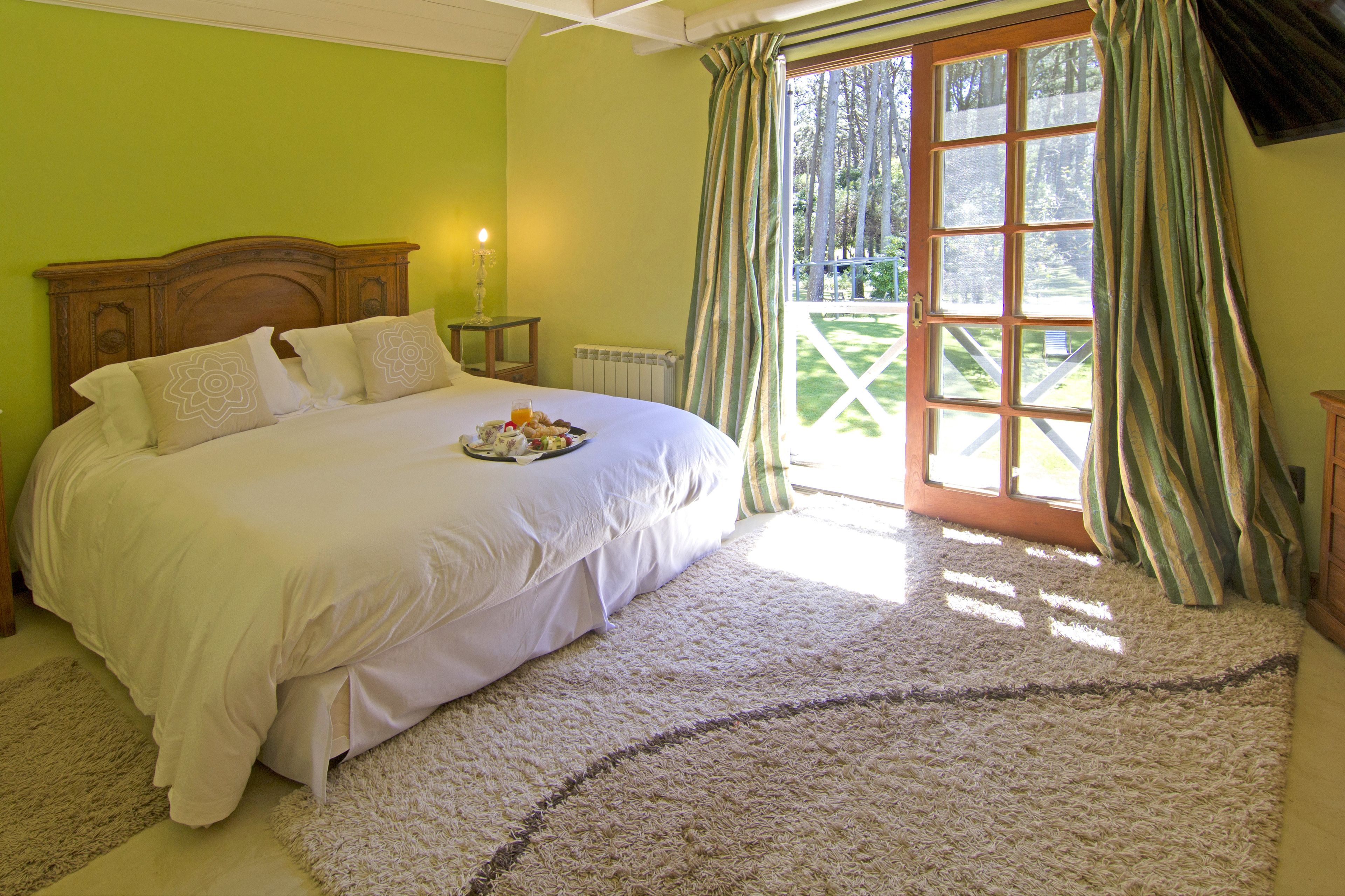 Junior-sviitti | Minibaari, tallelokero huoneessa, ilmainen Wi-Fi