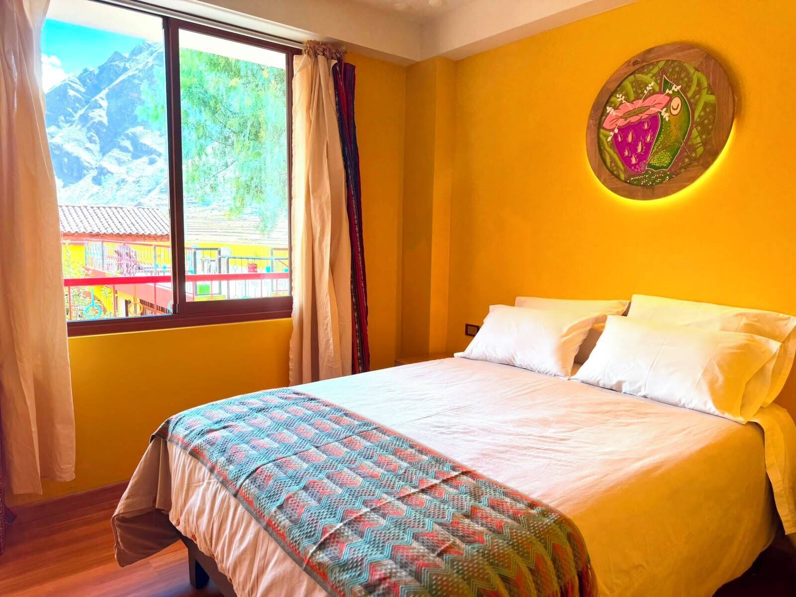 Habitación exclusiva doble, 1 habitación, baño privado, vistas a la montaña | Escritorio, camas supletorias, wifi gratis