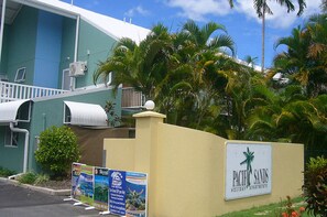 Interior entrance - Pacific Sands Holiday Apartments (Holloways Beach)