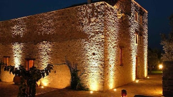 Façade de l’hébergement - soirée/nuit